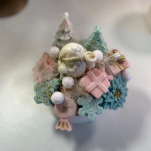 christmas pastel sculped candle